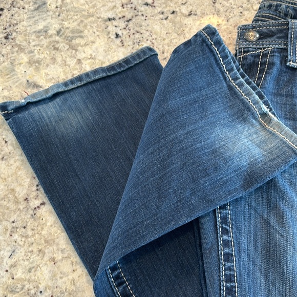 Ariat Ruby Jeans. Size 27 Slight distressed - Picture 6 of 10